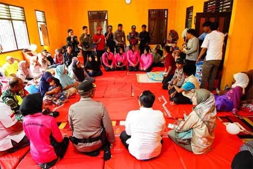 Bupati Eka Putra Tegaskan Segala Kebutuhan Pengungsi&nbsp;Dipenuhi