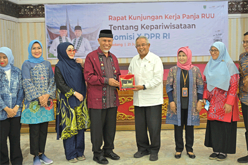 Gubernur Mahyeldi Minta Masukan Semua Pihak untuk Kemajuan Pariwisata&nbsp;Sumbar