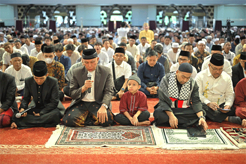 Perayaan Idul Adha Khidmat, Ribuan Warga Sumbar Padati Masjid Raya&nbsp;Sumbar