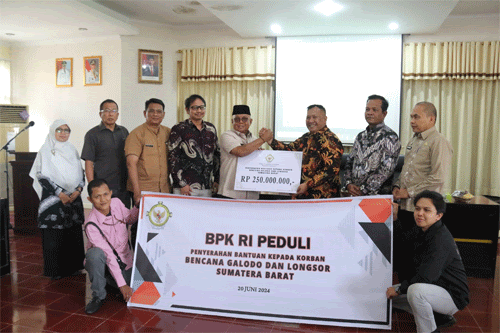 BPK RI Serahkan Bantuan Rp250 Juta untuk Pemulihan Bencana di Kabupaten&nbsp;Agam