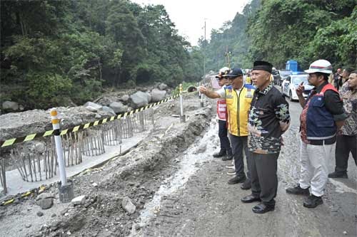 21 Juli Jalan Lembah Anai Dibuka Kembali, Terus Sajalah Jalan, Jangan Berhenti Pekerjaan Masih&nbsp;Berlangsung