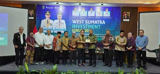 Manfaatkan WSIF 2024, Bupati Agam Promosikan Keindahan Danau Maninjau dan Puncak&nbsp;Lawang