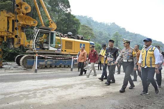Gubernur Pimpin Uji Coba Jalan Lembah Anai, 21 Juli Dibuka untuk&nbsp;Umum
