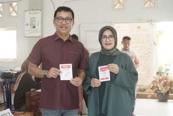 Bupati dan Wabup Solsel Gunakan Hak Pilihnya dalam PSU DPD-RI