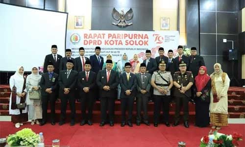 Wali Kota dan Wakil Wali Kota Solok Dengarkan Pidato Kenegaraan Presiden Joko&nbsp;Widodo