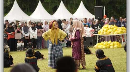 Penampilan Memukau Randai Spencay di CFD Bancau, Pesan Sumbang Duo Baleh Menghangatkan&nbsp;Suasana